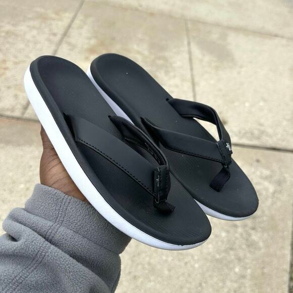 Nike Bella Kai Women’s Flip‎ Flop Sandals Size 6 Black - Picture 13 of 14